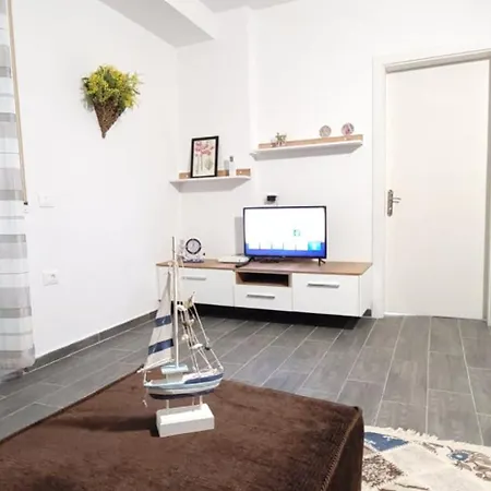 Perla 7 - Modern & Spacious Διαμέρισμα Golem (Tirana)